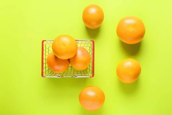 Basket Ripe Grapefruits Color Background — Stock Photo, Image