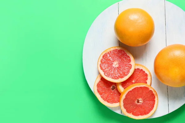 Tray Ripe Grapefruits Color Background — Stock Photo, Image