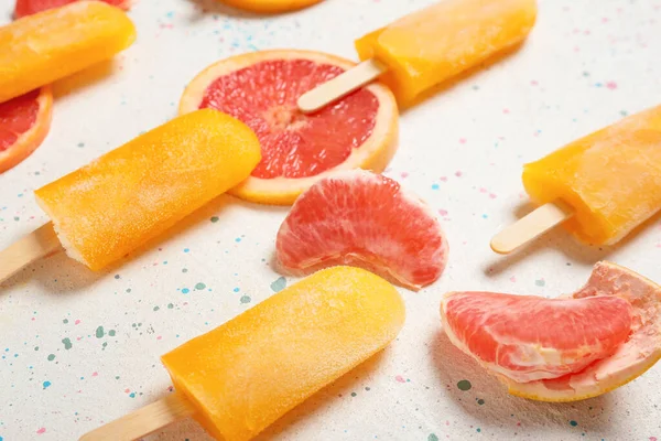 Tasty Ice Cream Grapefruits Light Background — Stock Photo, Image