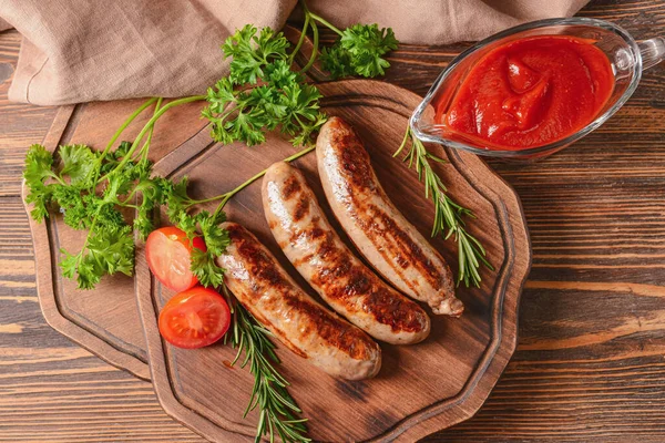 Board Delicious Grilled Sausages Wooden Background — Stock Photo, Image