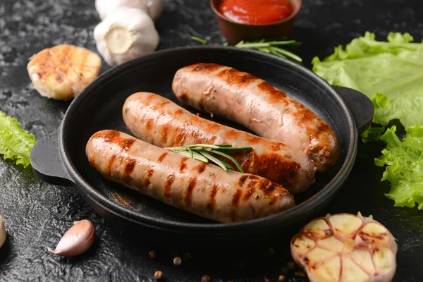 Frying Pan Delicious Grilled Sausages Dark Background — Stock Photo, Image