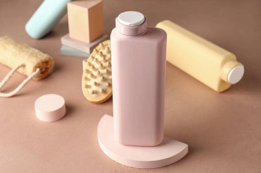 Renkli duş jeli ve banyo malzemeleri.