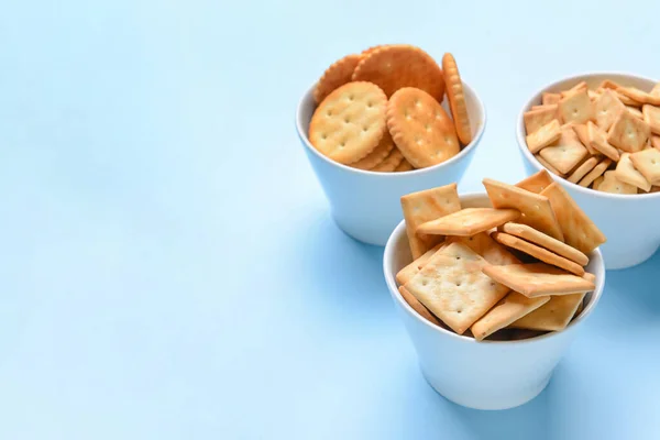 Bowls Crackers Color Background — Stock Photo, Image