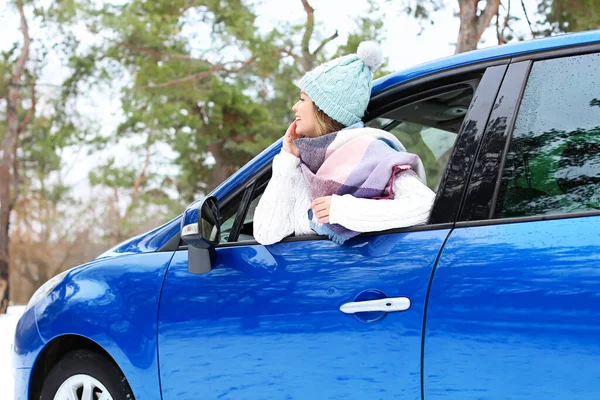 Beautiful Young Woman Looking Out Car Window Winter Day — Stock Photo, Image