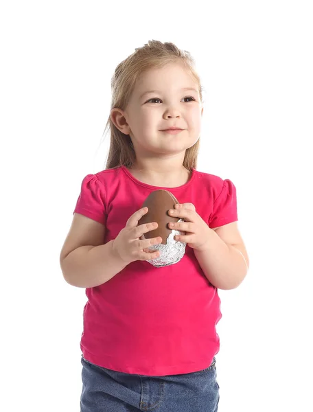 Χαριτωμένο Κοριτσάκι Σοκολατένιο Πασχαλινό Αυγό Λευκό Φόντο — Φωτογραφία Αρχείου