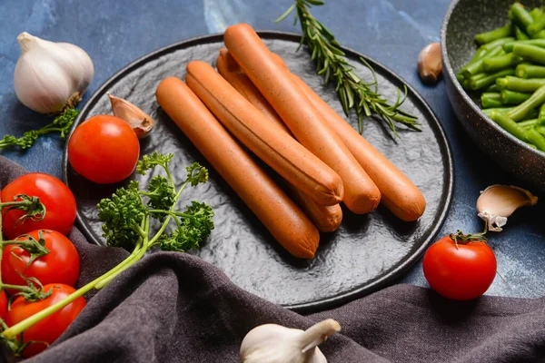 Plate Tasty Sausages Vegetables Color Background Closeup — Stock Photo, Image