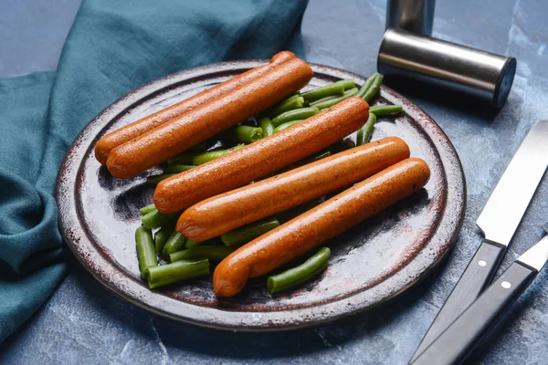 Plate Tasty Sausages Green Beans Color Background Closeup — Stock Photo, Image