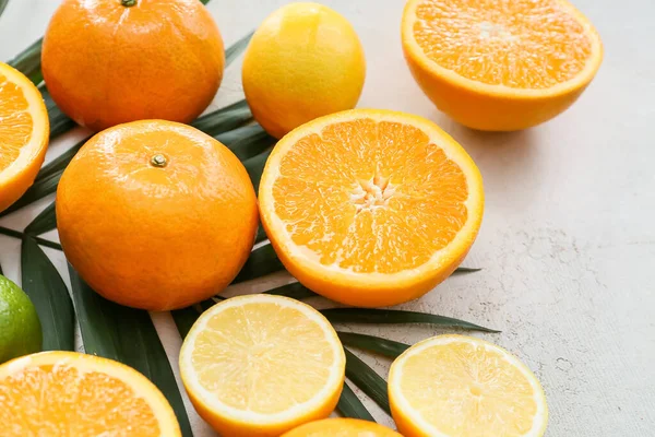 Čerstvé Citrusové Plody Světlém Pozadí — Stock fotografie