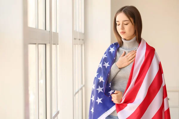 Sad Young Woman Usa Flag Home Memorial Day Celebration — Stock Photo, Image