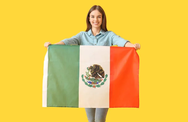 Beautiful Young Woman Mexican Flag Color Background — Stock Photo, Image