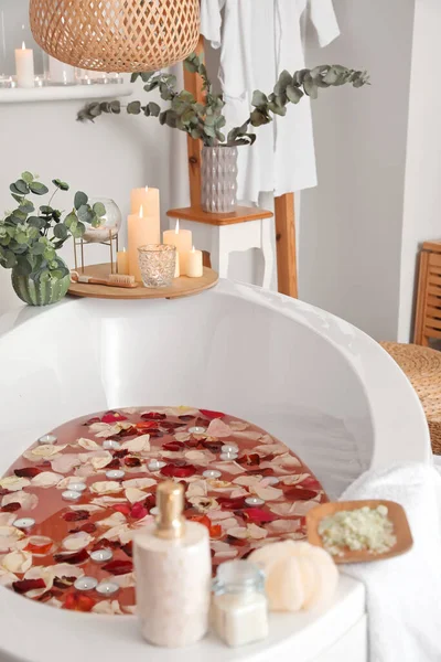 Bath Rose Petals Candles Prepared Relax — Stock Photo, Image
