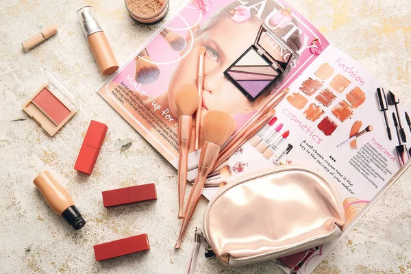 Makeup Borstar Och Kosmetika Ljus Bakgrund — Stockfoto