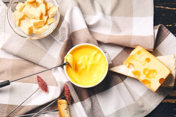 Fondue Queso Diferentes Aperitivos Mesa —  Fotos de Stock