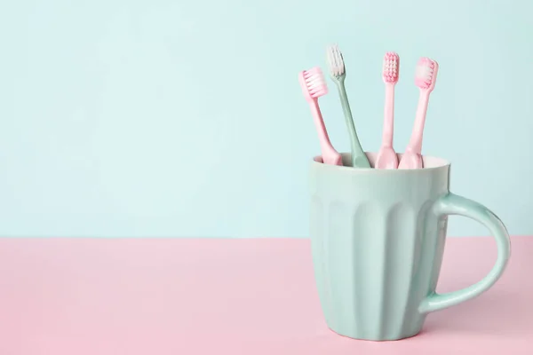 Cup Tooth Brushes Color Background — Stock Photo, Image
