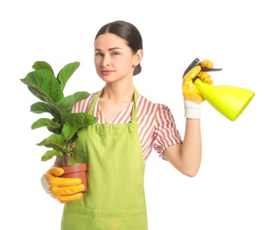 Beyaz arka planda genç bir kadın bahçıvan