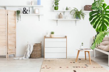 Çekmeceli modern oturma odası.