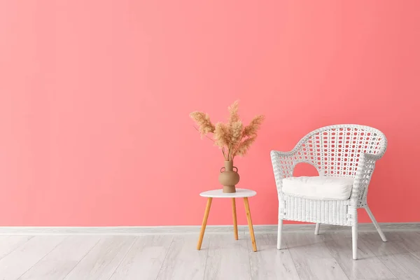 Comfortable Armchair Table Vase Color Wall Room — Stock Photo, Image