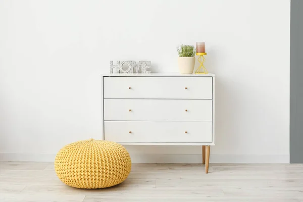 Modern Chest Drawers Pouf Light Wall Room — Stock Photo, Image