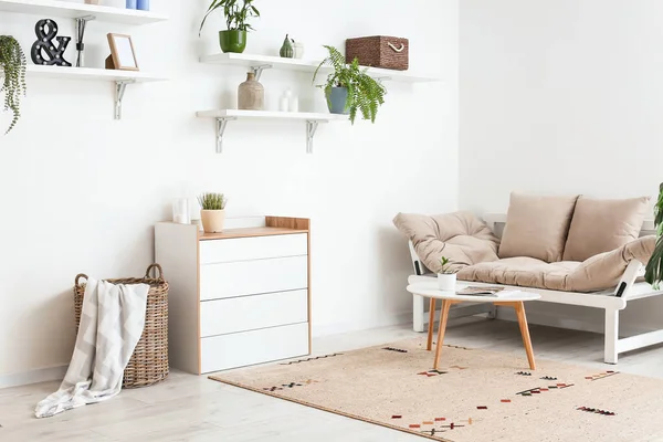 Moderne Woonkamer Met Ladekast Bank — Stockfoto