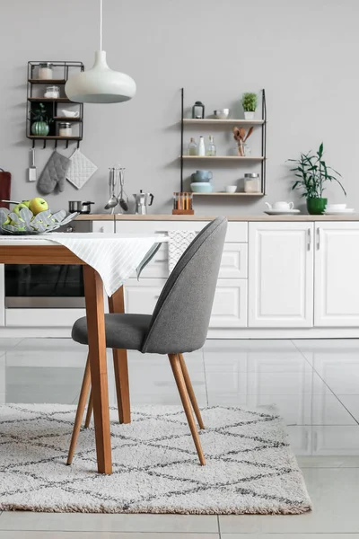 Eettafel Met Appels Moderne Keuken — Stockfoto