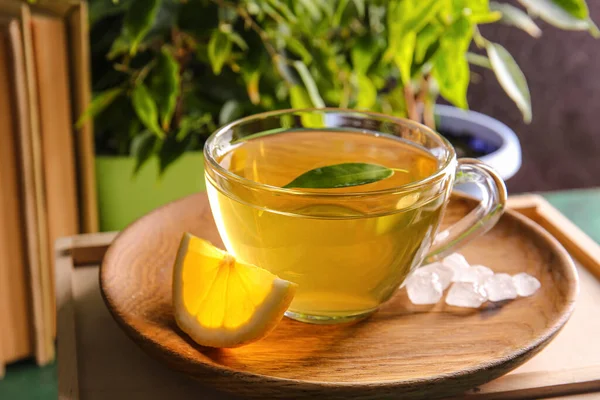 Bir Fincan Yeşil Çay Masada Bir Dilim Limon Şeker Yakın — Stok fotoğraf