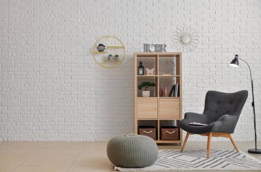 Modern oturma odasının iç mimarisi.