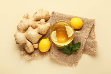 Zencefilli, naneli ve limonlu çay.