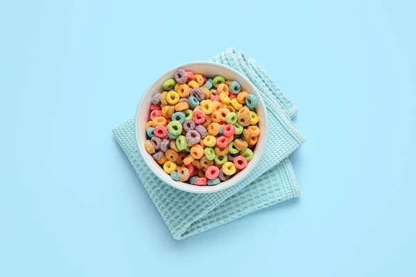 Cuenco Con Sabrosos Anillos Cereales Sobre Fondo Color — Foto de Stock