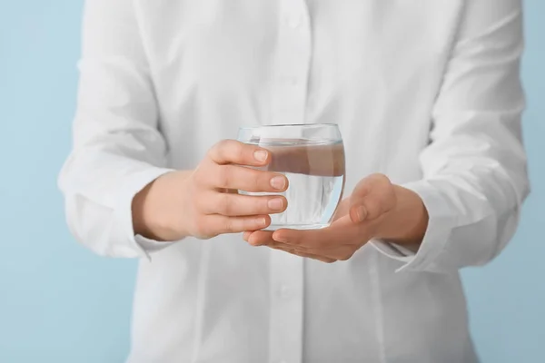 Woman Holding Glass Water Color Background — Stock Photo, Image