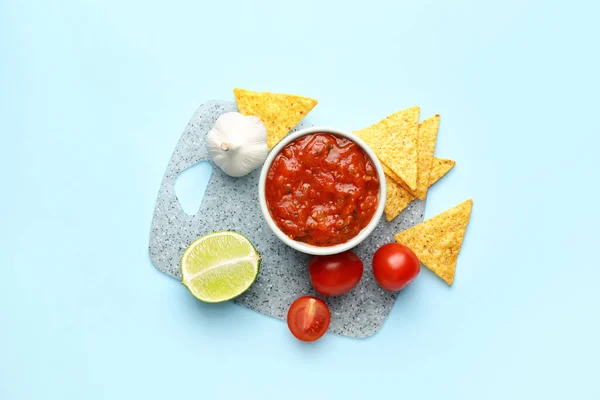 Bowl Tasty Salsa Sauce Ingredients Nachos Color Background — Stock Photo, Image