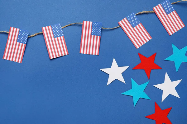 彩色背景上有星星的美国纸旗 — 图库照片