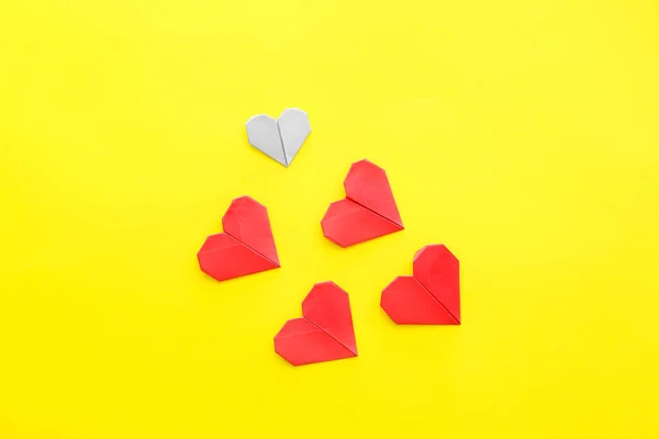 Corazones Origami Sobre Fondo Color Concepto Singularidad — Foto de Stock