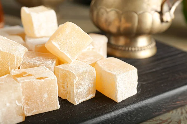 Türk zevkine sahip tahta, yakın plan