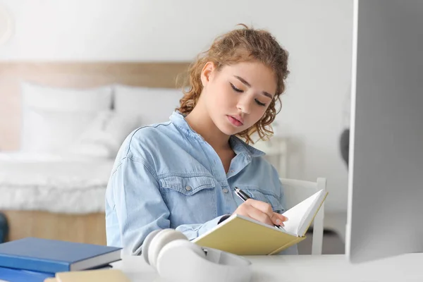 Female Student Studying Online Home — Stock Photo, Image