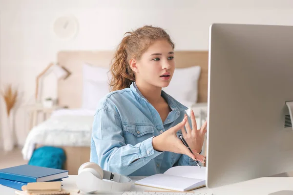 Female Student Studying Online Home — Stock Photo, Image