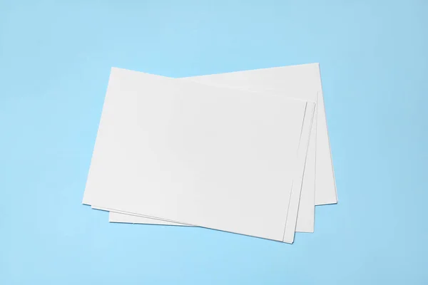 Prázdné Listy Papíru Barevném Pozadí — Stock fotografie