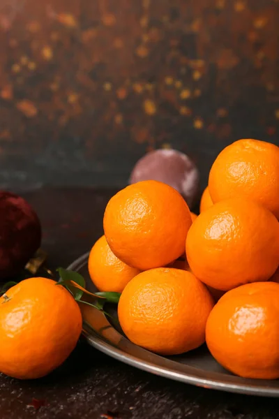 Tray Sweet Tangerines Grunge Background — Stock Photo, Image