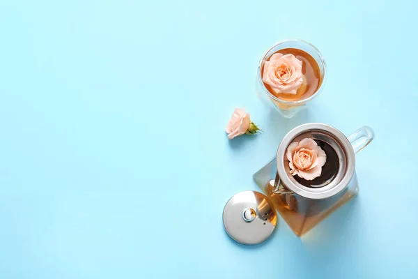 Bule Com Chá Quente Vidro Flores Rosa Fundo Cor — Fotografia de Stock