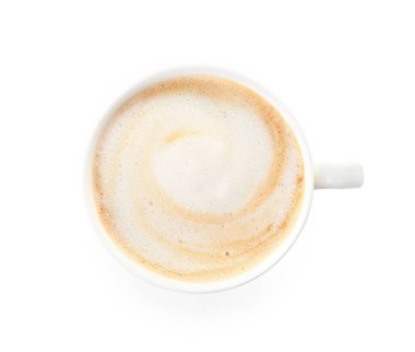 Beyaz arka planda bir fincan sıcak kapuçino.