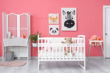 Modern çocuk odasının şık iç tasarımı