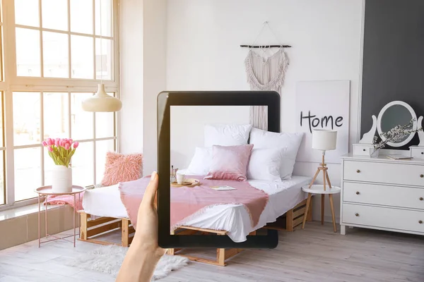 Hand Woman Tablet Computer Interior Bedroom — Stock Photo, Image