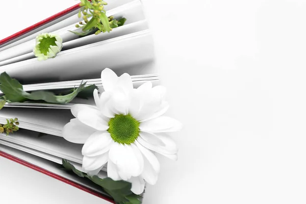 Book Floral Decor White Background — Stock Photo, Image