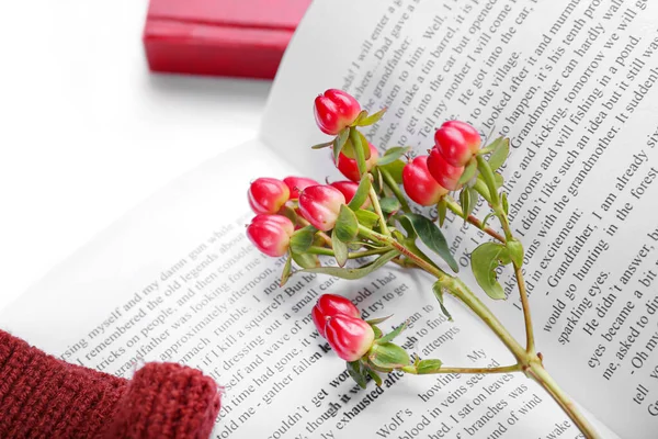 Book Floral Decor Closeup — Stock Photo, Image
