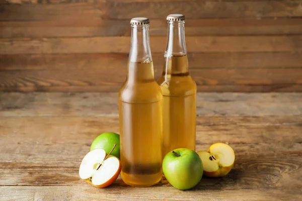 Bottles Apple Cider Wooden Background — Stock Photo, Image