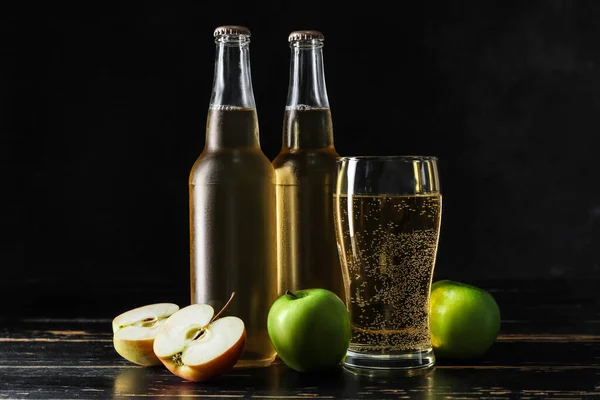 Bottles Glass Apple Cider Dark Background — Stock Photo, Image