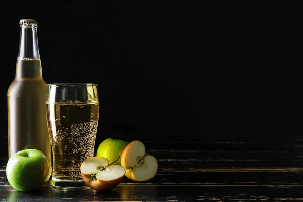 Bottle Glass Apple Cider Dark Background — Stock Photo, Image