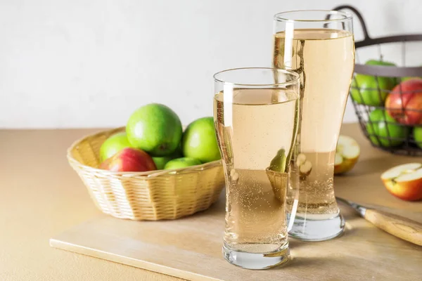 Glasses Apple Cider Baskets Table — Stock Photo, Image