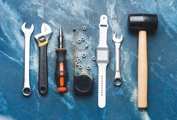 Set Tools Smart Watch Color Background — Stock Photo, Image