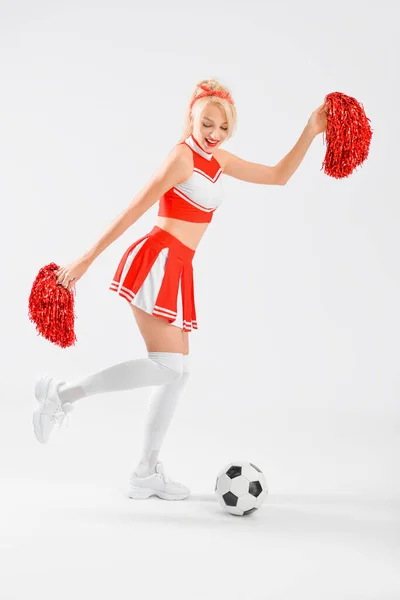 Piękna Cheerleaderka Piłką Nożną Jasnym Tle — Zdjęcie stockowe