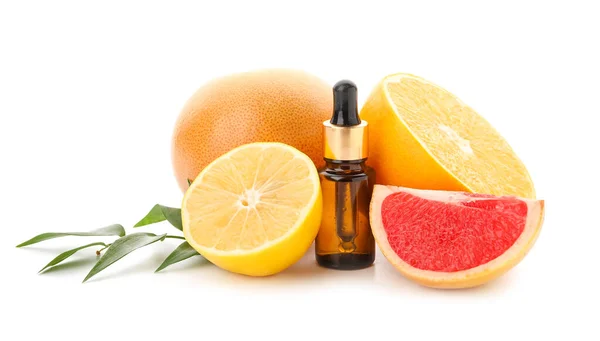 Flaska Med Eterisk Olja Med Vitamin Och Citrusfrukter Vit Bakgrund — Stockfoto